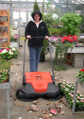 haaga 697 Tellerbesenkehrmaschine - Kehrmaschine AKKU